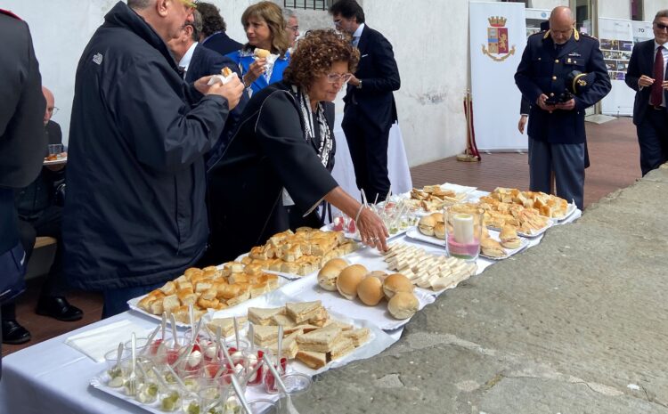  UN BUFFET SPECIALE TRA POLIZIA DI STATO E STORICI D’ARTE